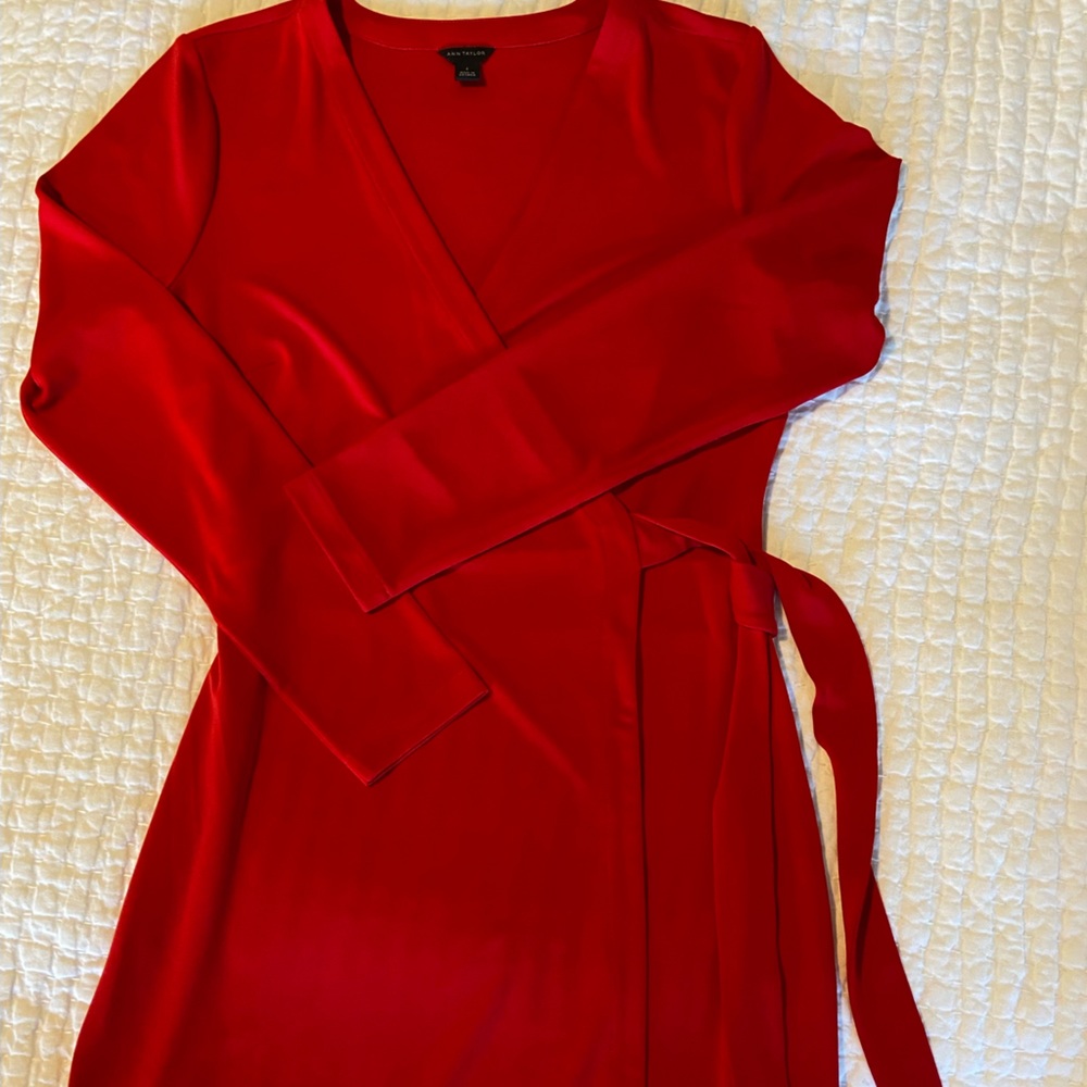 Ann Taylor red wrap dress size 6